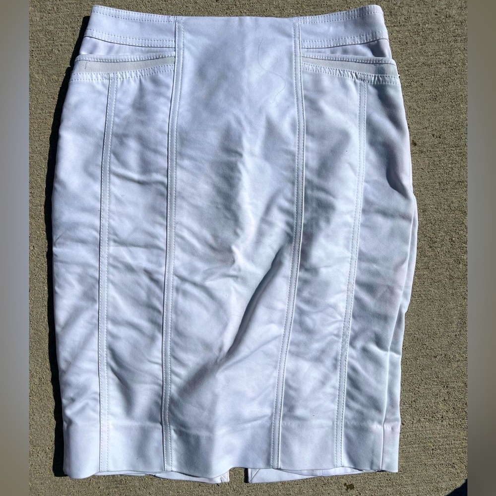 White House black market women’s white pencil skirt, size 00